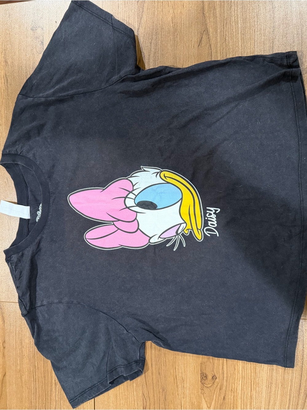 Daisy Graphic Womens Black T-Shirt with Pink Accent 2XL runs small